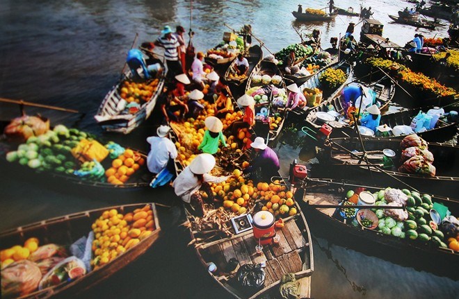 Visiting the Mekong Delta in the floating season