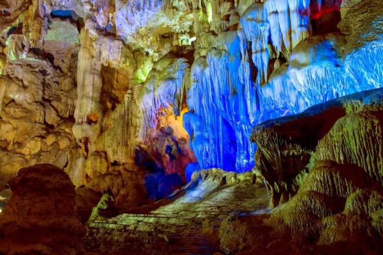 Trinh Nu Cave in Halong Bay Tour 