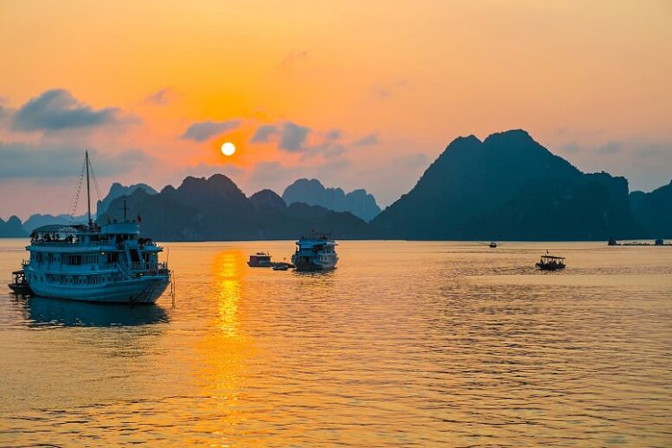 halong-A- step-by-step- guide -to -choose -a -perfect- Halong -Bay -Cruise