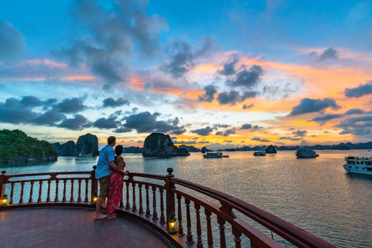 halong-Top-romantic-activities-for-honeymoon-in-Vietnam-and-Cambodia