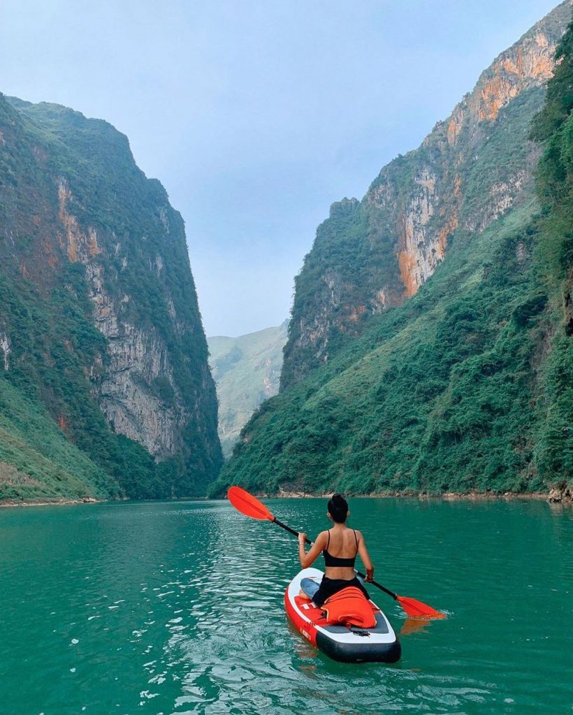 mælk Snazzy Tradition Top 9 Ideal Places for Kayaking Lovers in Vietnam | Lux Travel DMC's Blog