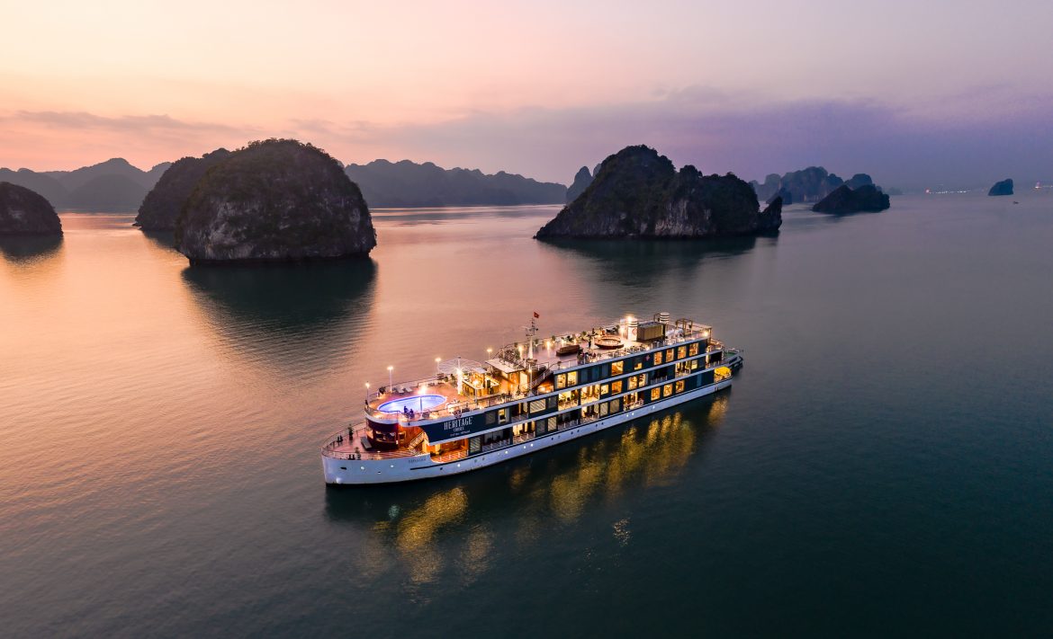 Heritage cruise on Lan Ha bay