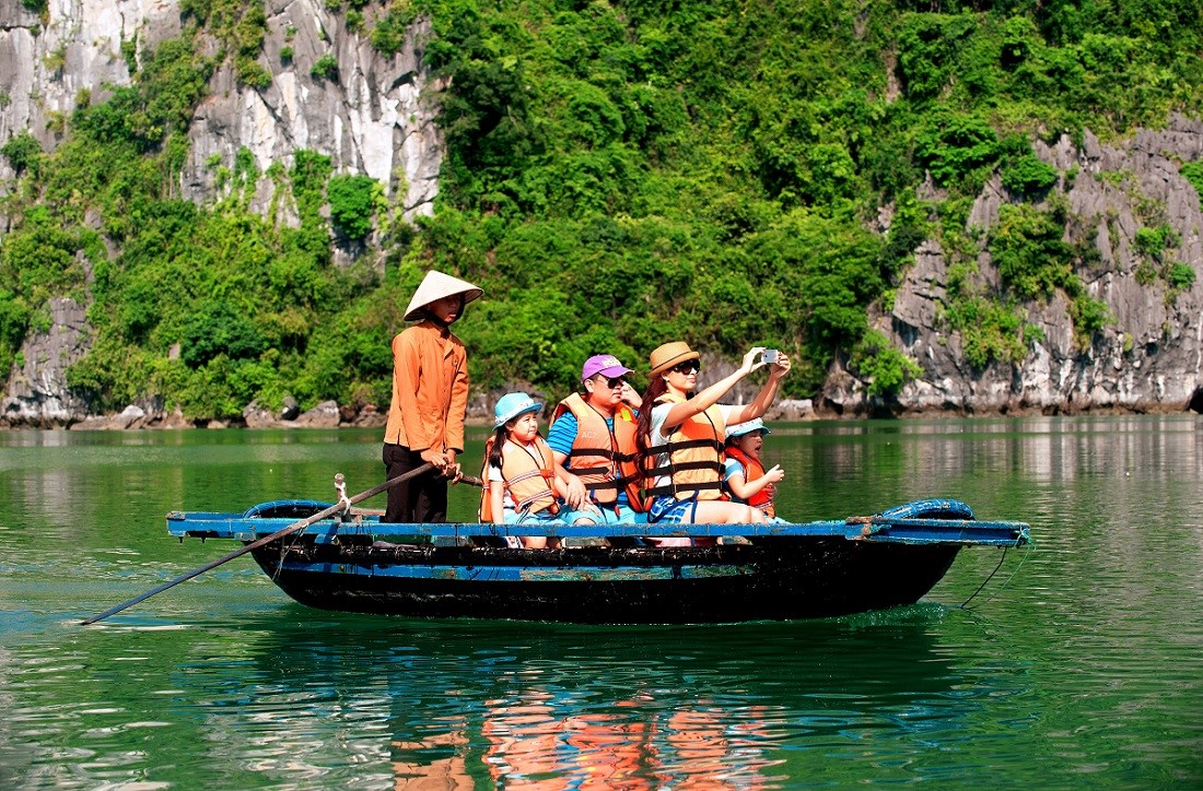 Indochina tours for families in Halong bay, Vietnam, visit halong bay