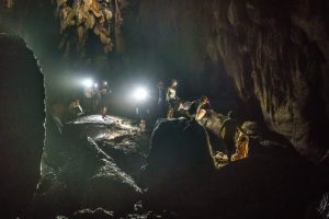 traveling to quang binh, travel quangbinh, hang toi, dark cave
