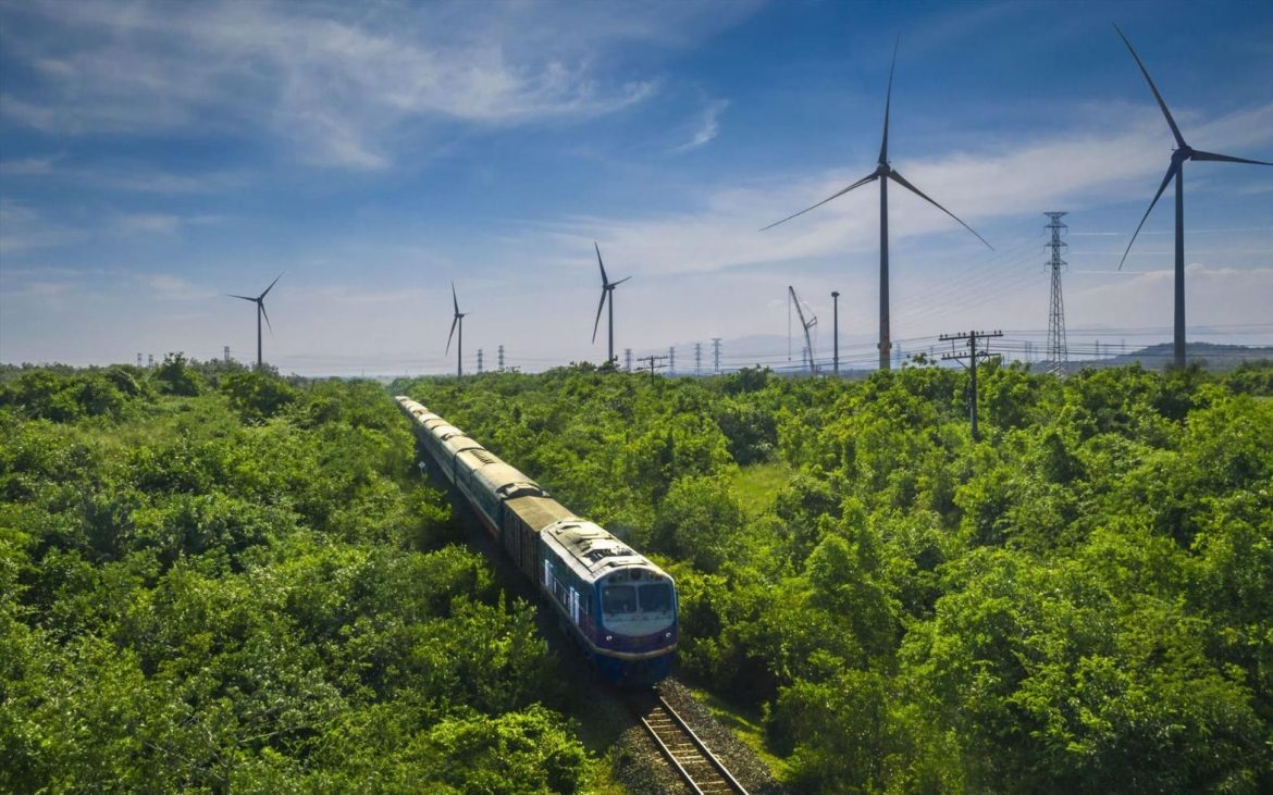 vietnam train, trains in vietnam