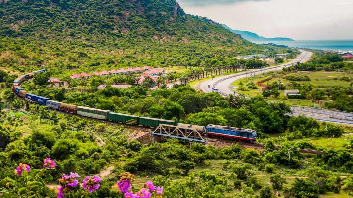 vietnam train, trains in vietnam