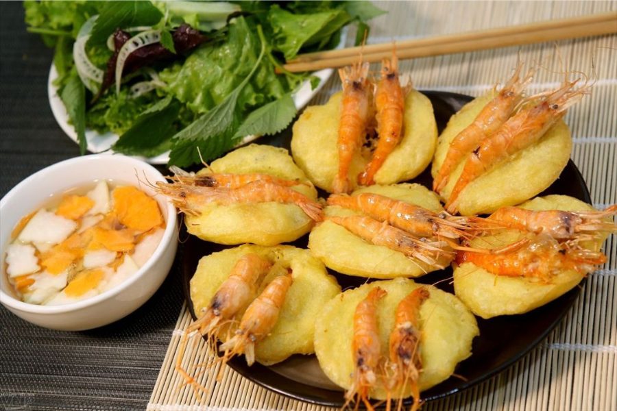 Banh Tom Ho Tay Local Experience