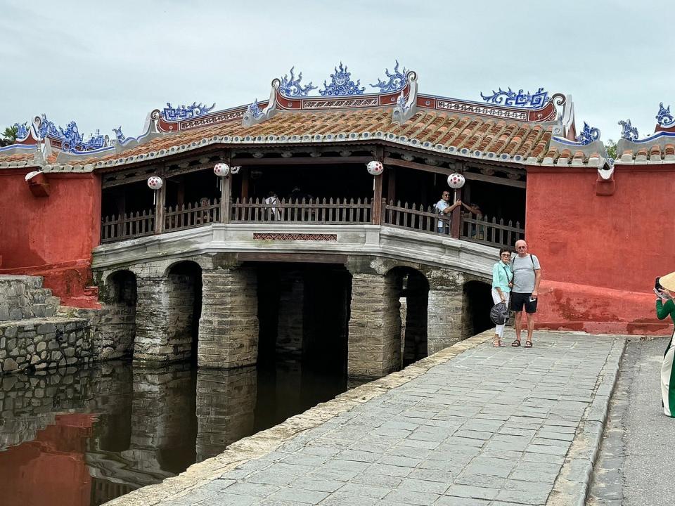 japanese bridge in hoi an