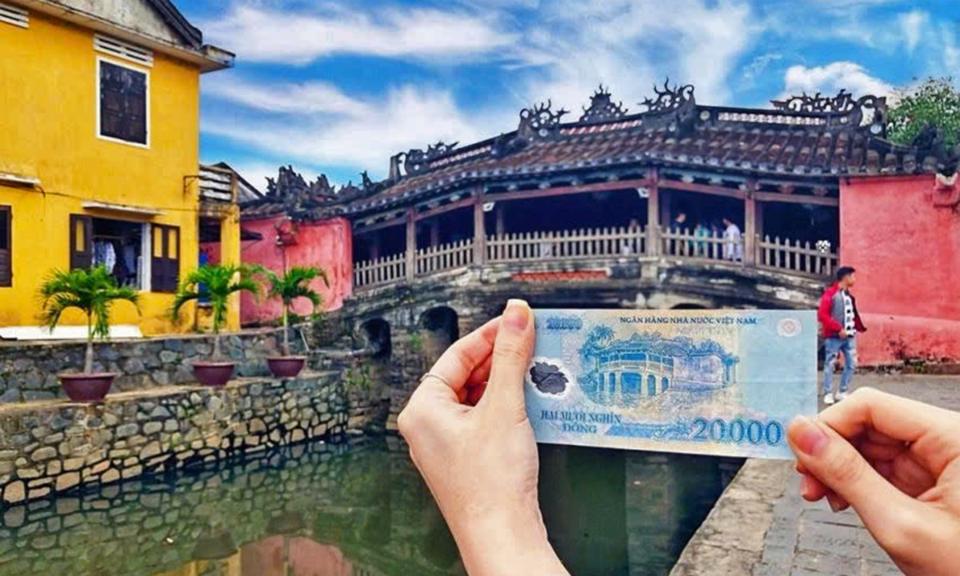 japanese bridge in hoi an