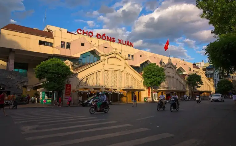 vietnam cambodia laos itinerary 14 days dong xuan market 1