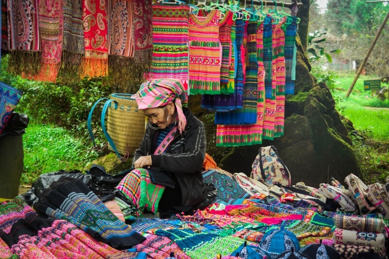ETHNIC MARKET – OVERNIGHT ON TRAIN [Guide/B/L]