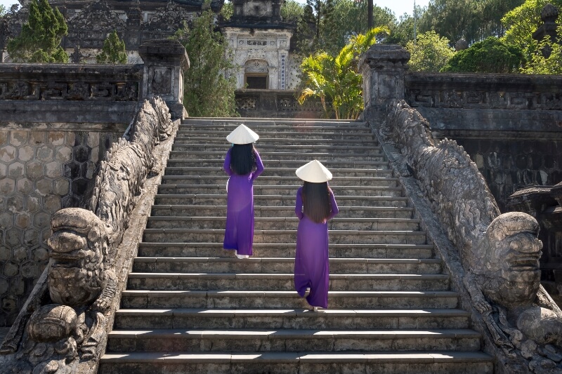 HUE CITY TOUR [Guide/B/L]