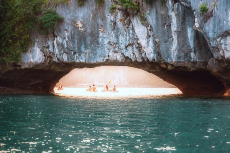 HALONG BAY - HANOI - FLY TO DA NANG - HOI AN[Guide/B/BR]