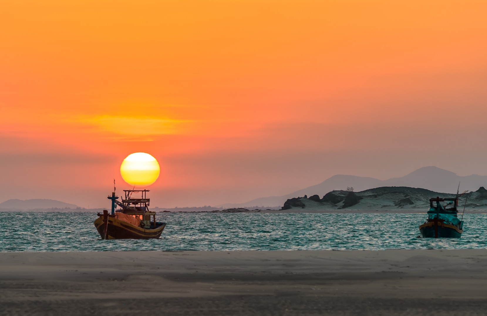 Explore Our <br> South Vietnam Tour</br>