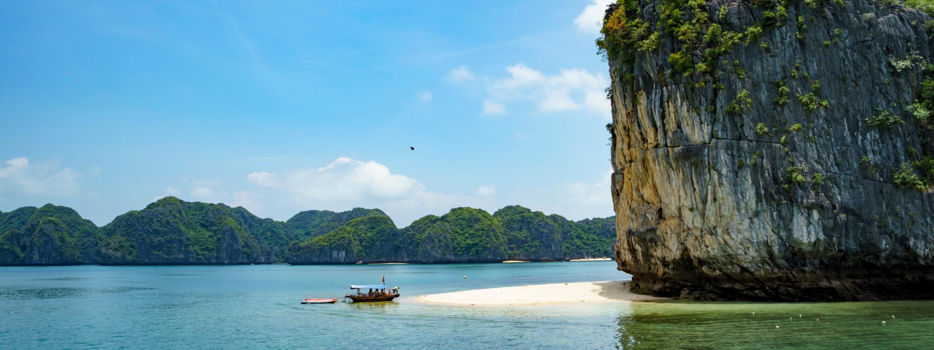 Two Cities Hanoi and Danang Gateways and Touching the World Heritage Listed Site in Halong and Lan Ha Bays in 5 Days