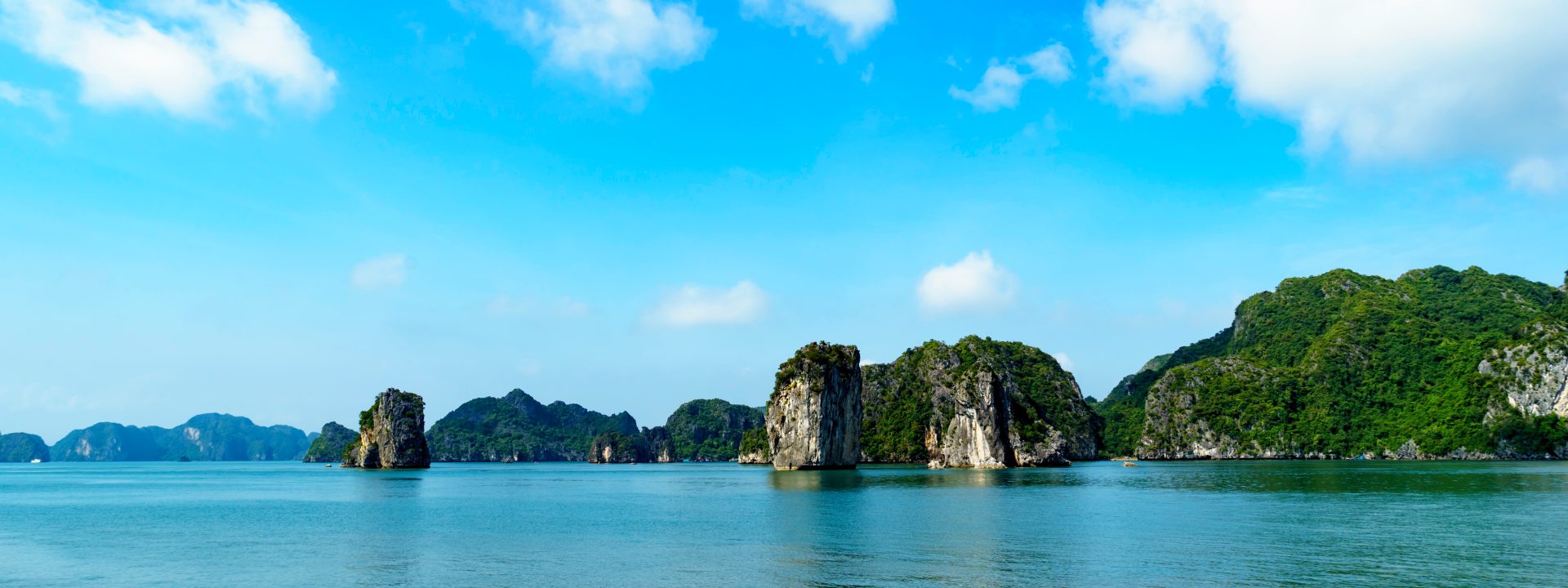Two Cities Hanoi and Danang Gateways and Touching the World Heritage Listed Site in Halong and Lan Ha Bays in 5 Days