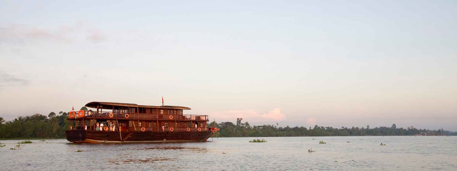 Private Gecko Eyes Cruise on Mekong River 2 Days